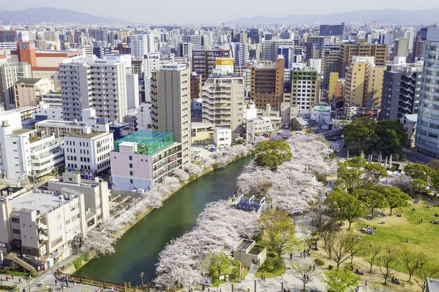 福岡市中央区の天神公園と周辺