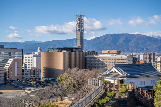 甲府市の山梨県庁
