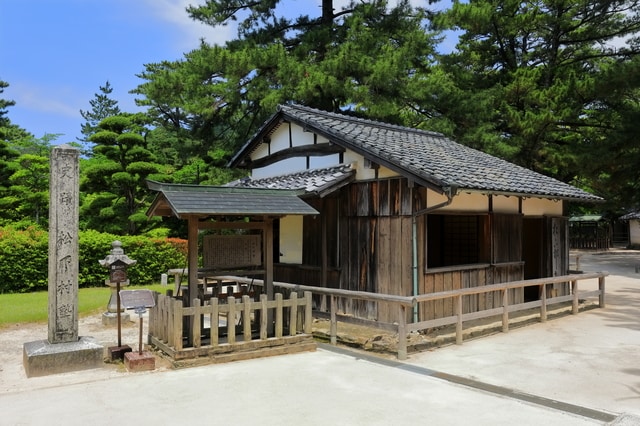 萩市の「松下村塾（松陰神社）」が有名な、山口県の地価は？（出所：PIXTA）