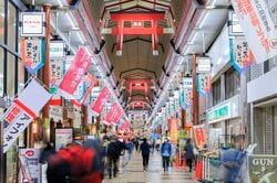 日本一の長さを誇る天神橋筋商店街
出典：Pixta