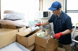 引越し費用を抑えるには