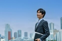 マンション取引は、そのエリア出身者が適任