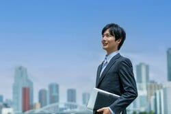 マンション取引は、そのエリア出身者が適任