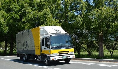 サカイ引越センターのトラック
