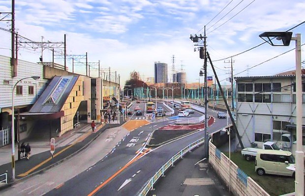 橋本駅南口ロータリーと新駅予定地の相原高校、ロータリー奥はイトーヨーカドーとショッピングモール「アリオ橋本」