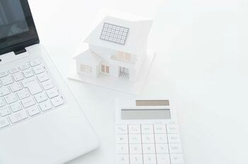 発電した電気を売ると、どれだけ利益が出るのか？（出典：PIXTA）