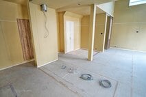 aナフサ不足で住宅建設・リフォーム工事がストップ？「接着剤不足」が招く最悪シナリオを徹底検証