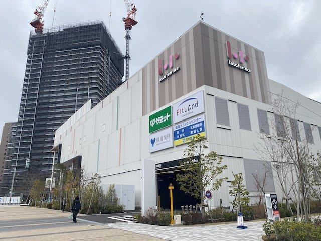 「ららテラスHARUMI FLAG」