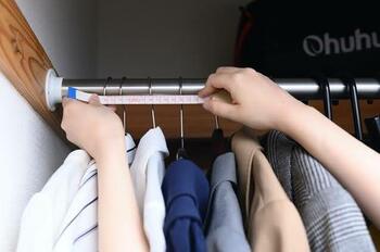 クローゼットの幅を測ると何着入るか計算できる