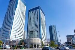 駅前風景　豊洲駅（出典：PIXTA）