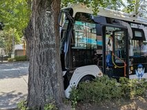 a＜事故の瞬間映像！＞ 東京都八王子市で自動運転バス実証実験中に記者が事故に遭遇！