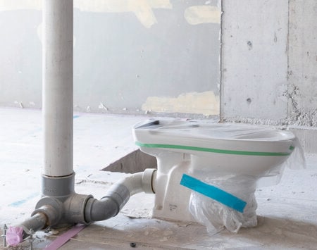 新築マンションの多くでトイレはPS（縦管）のすぐ近くに設置されています。