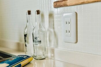 キッチンのコンセントは使いやすい場所に設置しよう（出典：PIXTA）