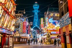 大阪文化を象徴する通天閣と新世界の町並み
出典：Pixta