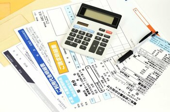 二世帯住宅で光熱費の分担をどうするのか決めておくとよい（出典：PIXTA）
