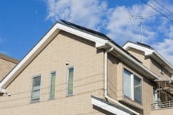 家は居住中に売却するのと、空き家になってから売却するのと、どっちがお得？