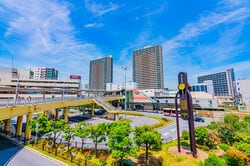 大阪　高槻駅前風景（出典：PIXTA）