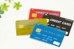 引越しのときは銀行やクレジットカードの住所変更も必要