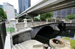 東京　大手町　日本橋川に架かる常磐橋