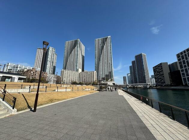 ザ・豊海タワー近くの水辺
