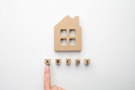 見積もりは会社によってばらつきがあるので、必ず複数社から取るように