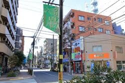 板橋駅西口のグリーンロード（出典：PIXTA）