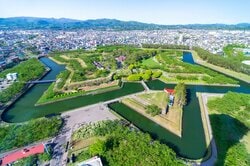 北海道で唯一特別史跡に指定されている五稜郭
  出典：Pixta