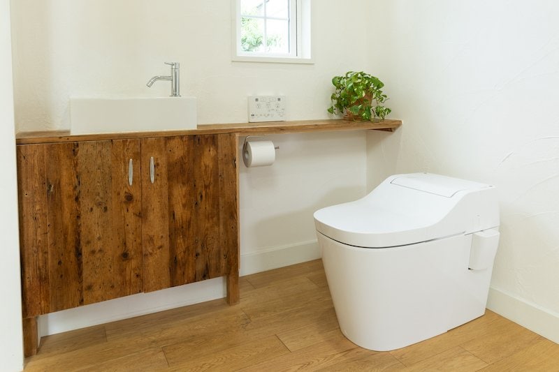トイレリフォームの費用相場はいくら? 工事を検討するタイミングや、最新のトイレについても解説!