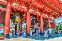 台東区には浅草寺やサクラの名所の上野恩賜公園などがある（出典：PIXTA）