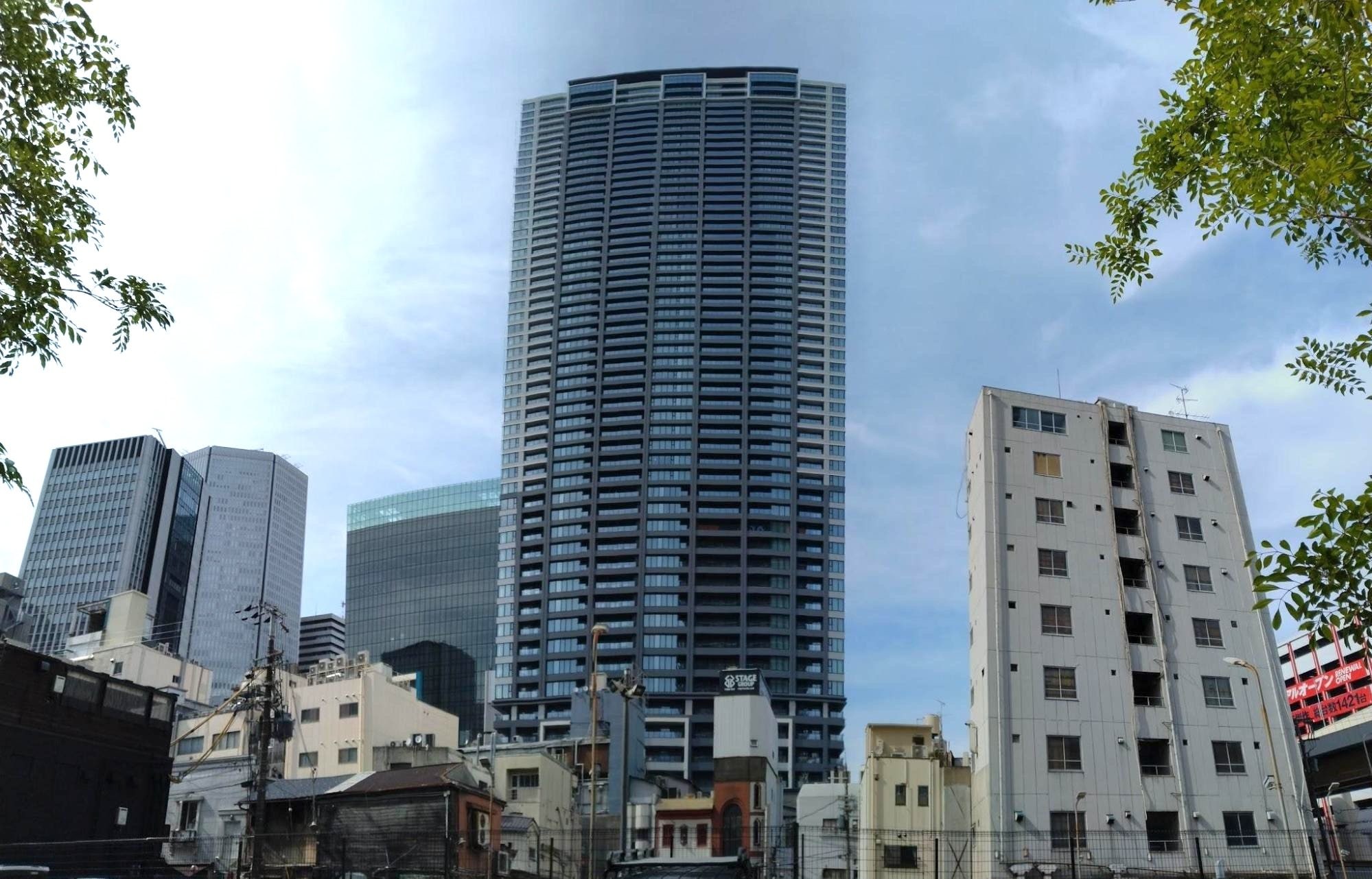 　「梅田ガーデンレジデンス」現地南側から。2024年4月（筆者撮影）