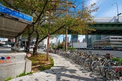 国際センター駅入口(出典：PIXTA)