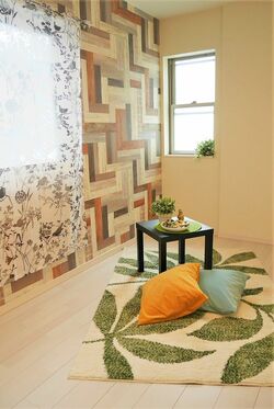 家具、ラグマットなどを設置