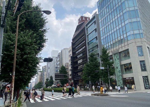 都市再生で変わるマンション購入の穴場「浅草橋」駅前の江戸通り（筆者撮影）