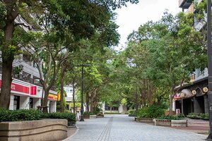 京葉線検見川浜駅南口（出典：PIXTA）
