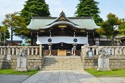 近隣住民に愛されている尾久八幡神社（出典：PIXTA）