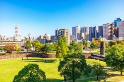 西区にある都会のオアシス、ノリタケの森
  出典：Pixta