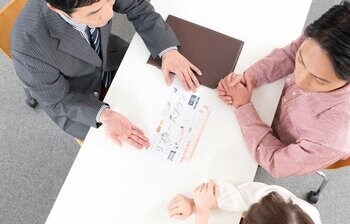リフォーム業者は提案力で選ぶ（出典：PIXTA）