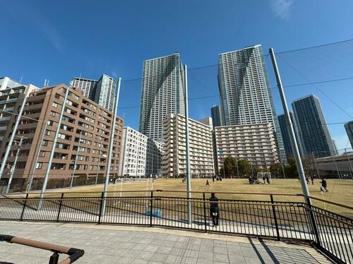 「ザ・豊海タワー マリン＆スカイ」から徒歩2分の豊海運動公園