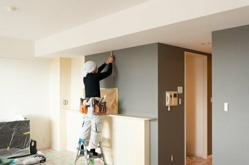 壁紙リフォームではアクセントカラーを使うと部屋が華やかになる