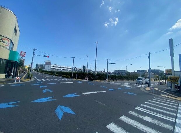 区画整備を終えた幅が広い道路（筆者撮影）
