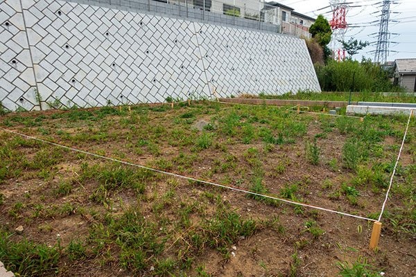 自宅を土地から購入する場合は、つなぎ融資が必要になることが多い　出典：PIXTA
